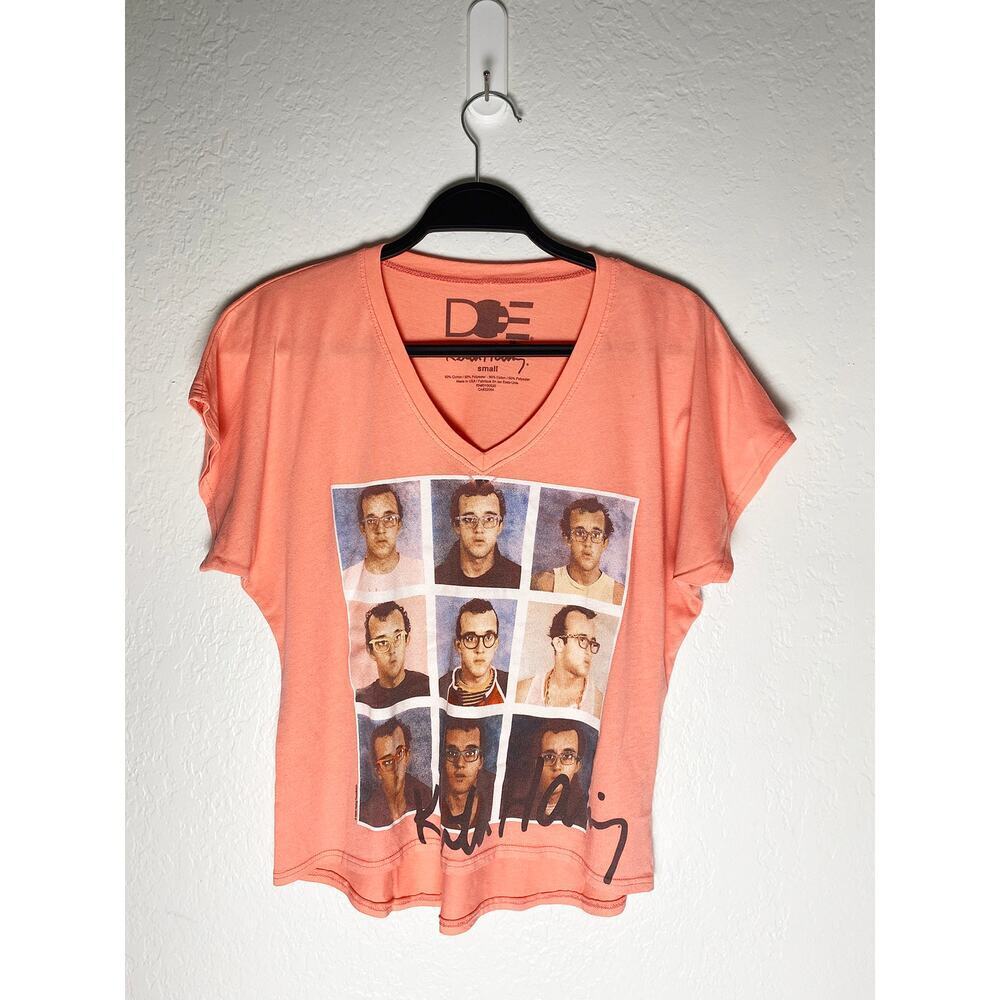 Doe‎ Women's Keith Haring Photo Grid/Signature Short Sleeve Pink Cropped T-Shirt